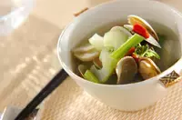 セロリとアサリのスープ