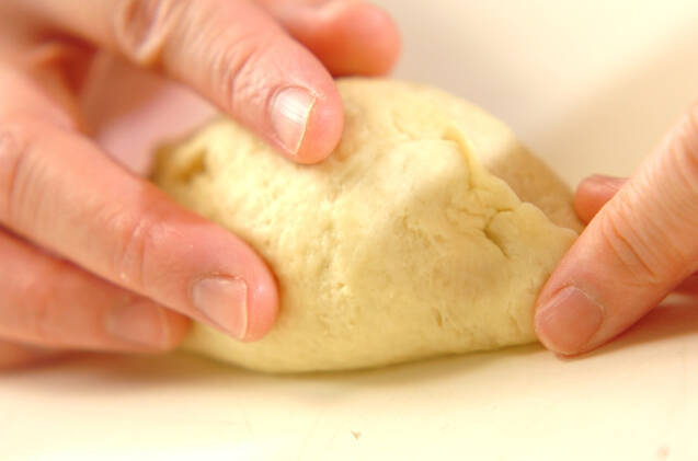 ホットケーキミックスで簡単！餃子ピロシキの作り方の手順4