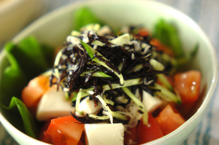 豆腐とトマトのサラダ