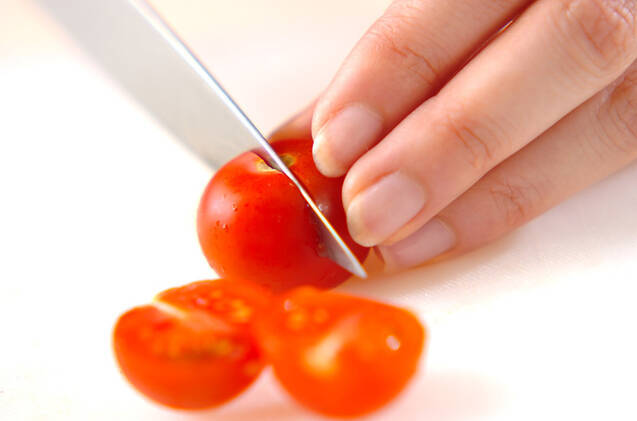 プチトマトのミニオムレツの作り方の手順1
