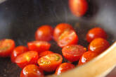 プチトマトのミニオムレツの作り方1