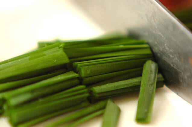 ショウガと餃子のふんわり卵スープの作り方の手順1