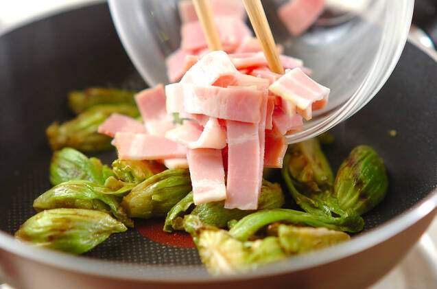 フキノトウ炒めの作り方の手順2