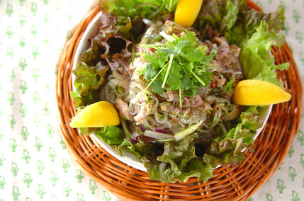 春雨のタイサラダ