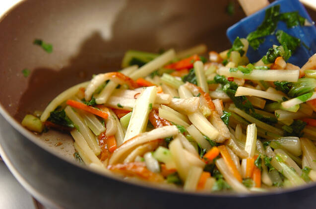 セロリとちくわのきんぴらの作り方の手順3