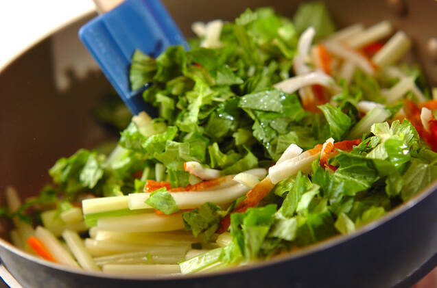 セロリとちくわのきんぴらの作り方の手順2