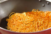 サンマ缶のピリ辛焼きそばの作り方8