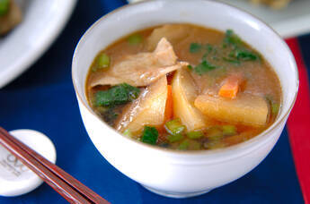 カブと豚肉のみそ汁