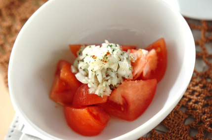 湯むきトマトのサラダ