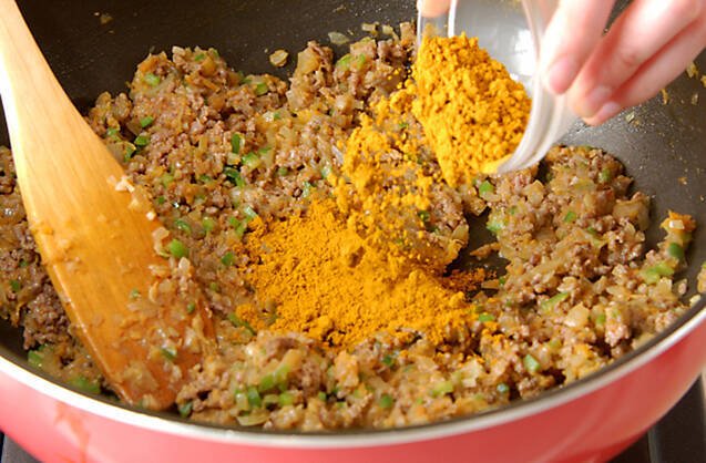 牛ひき肉のドライカレーの作り方の手順5