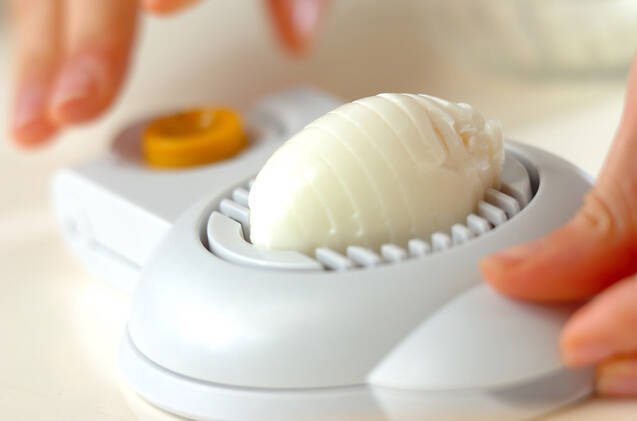 ゆで卵のチーズパン粉焼きの作り方の手順1