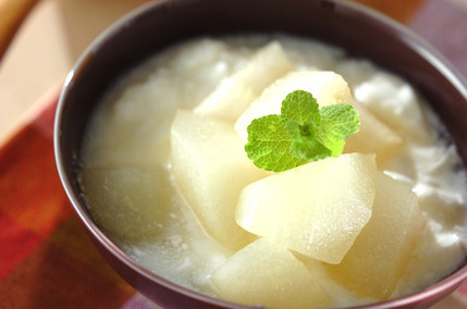 梨とヨーグルトのデザート