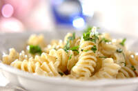 いろいろチーズのショートパスタ