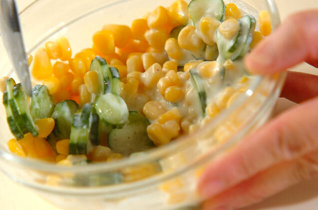 キュウリとコーンのヨーグルトサラダの作り方の手順3