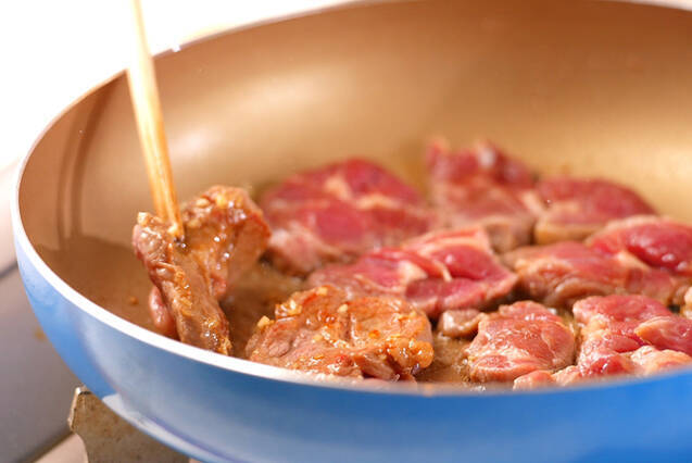 ラムとキュウリの炒め物の作り方の手順2