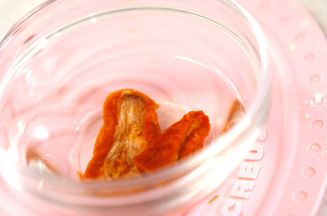 ドライトマトボールの作り方の手順2