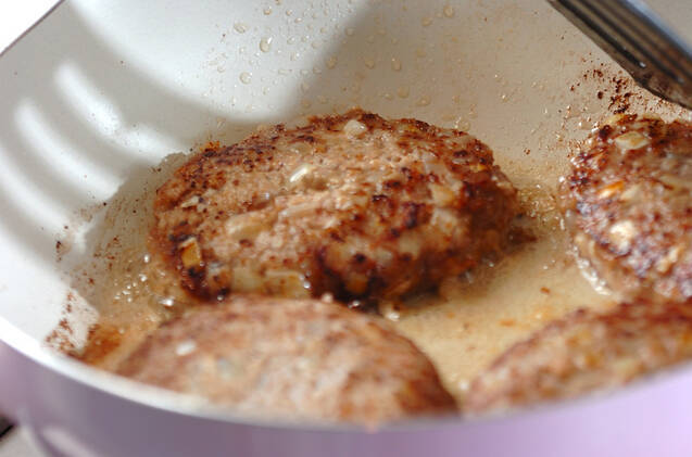 失敗しない煮込みハンバーグ 簡単絶品！の作り方の手順5