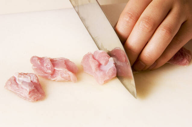 チキントマトリゾットの作り方の手順1