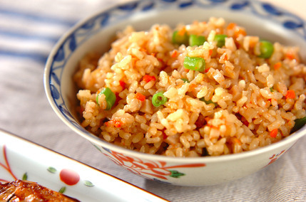 玄米の具だくさん炊き込みご飯