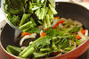 小松菜と豚トロの塩炒めの作り方の手順4