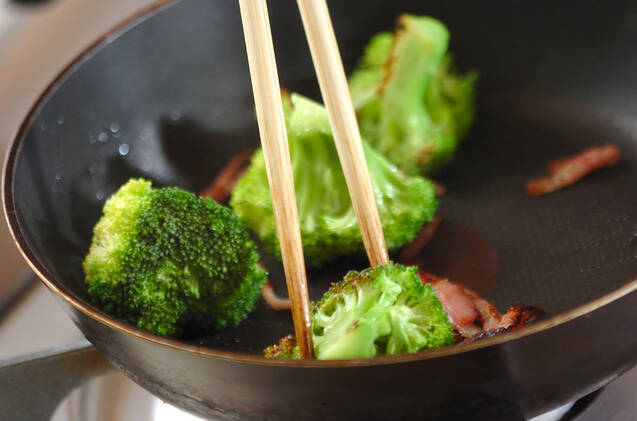 ブロッコリーのベーコンソテーの作り方の手順2