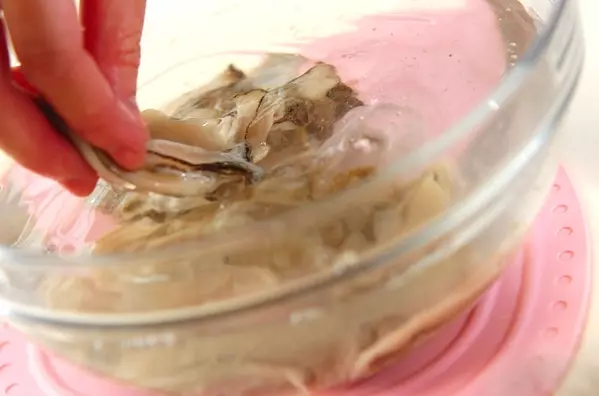 サクサクチーズカキフライの下準備1