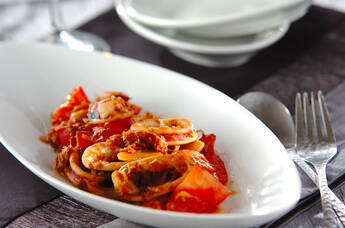 トマトとイカのおかかバターソテー