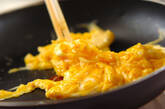 ジャガイモと卵のケチャップ炒めの作り方1