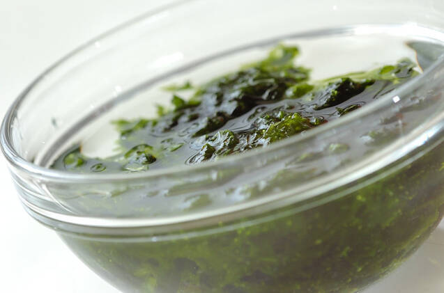 豆腐とエノキの赤だしの作り方の手順3