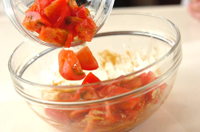 トマトの芝麻醤和えの作り方の手順5