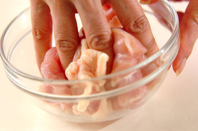 鶏とマイタケの卵炒めの作り方の手順1