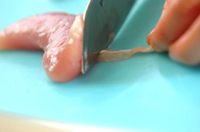 鶏ささみとアボカドのサラダの作り方の手順1