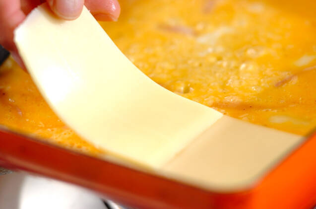 ベーコンとチーズ入り卵焼きの作り方の手順3