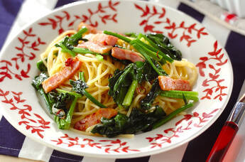 シンプルが一番！ホウレン草とベーコンのパスタ