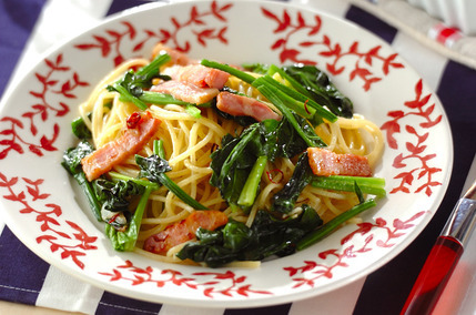 シンプルが一番！ホウレン草とベーコンのパスタ