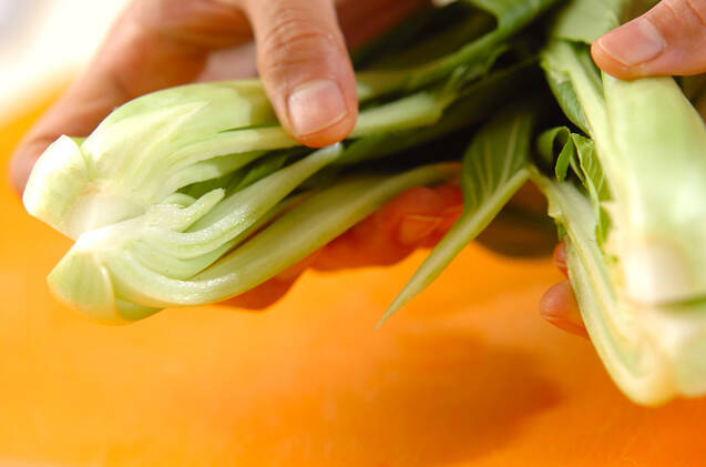 チンゲンサイのゴマ酢和えの作り方の手順1