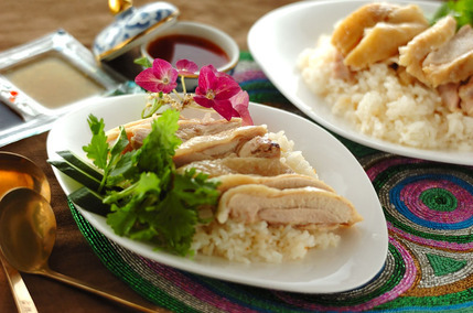 3種のタレで本場の味！炊飯器でつくるシンガポールチキンライス（海南鶏飯）