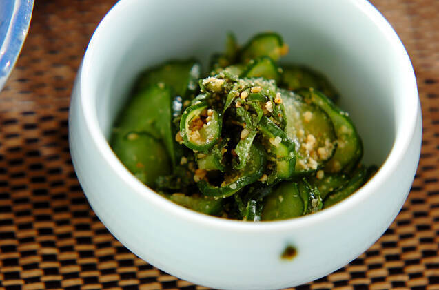 キュウリと大葉のゴマ酢和え