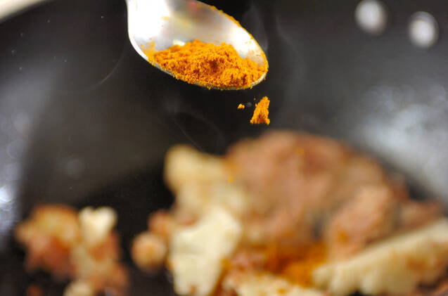 カリフラワーのカレー風味炒めの作り方の手順2