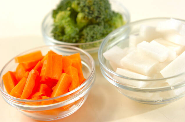 ゆで野菜のサラダの作り方の手順1