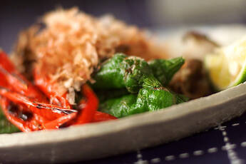 焼き茸と長唐辛子