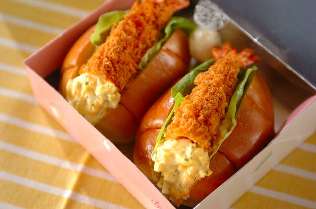 エビフライのタルタルサラダサンド