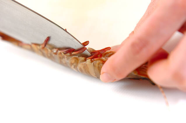 エビの酒塩炒りの作り方の手順1