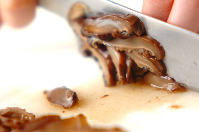 たっぷりシイタケのスープの作り方の手順1