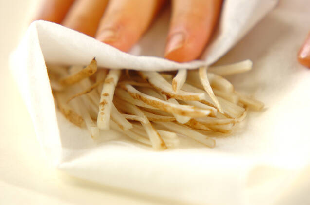 蒸しゴボウのサラダの作り方の手順3