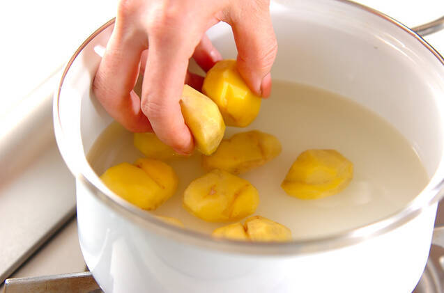 簡単手作り！ほっくり甘い栗の甘露煮の作り方の手順3