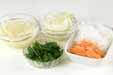 せん切り野菜スープの作り方の手順1