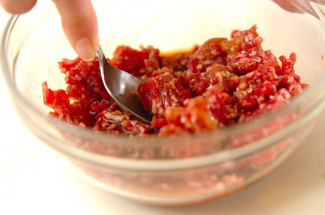 レンジキャベツのひき肉ソースの作り方の手順2