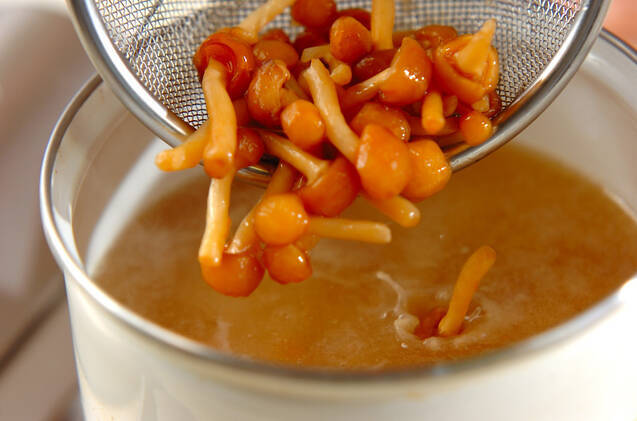 ナメコのみそ汁の作り方の手順3