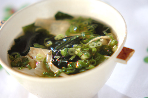 ３湯葉のお吸い物